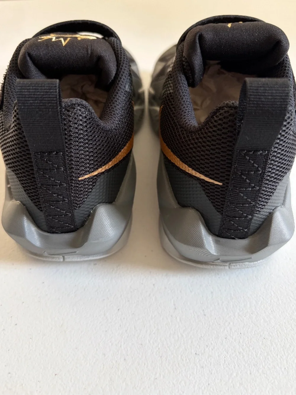 Nike S.T. Dynamite Kids Basketball Shoes Black Grey Gold Size 3Y